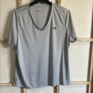 Under Armour Women's Light Gray Short Sleeve Tee
